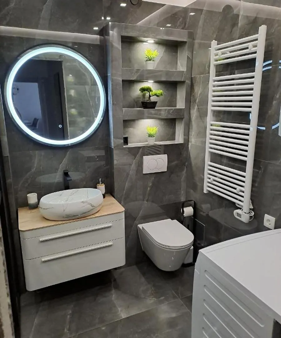 Sunny Moon Apartment Split