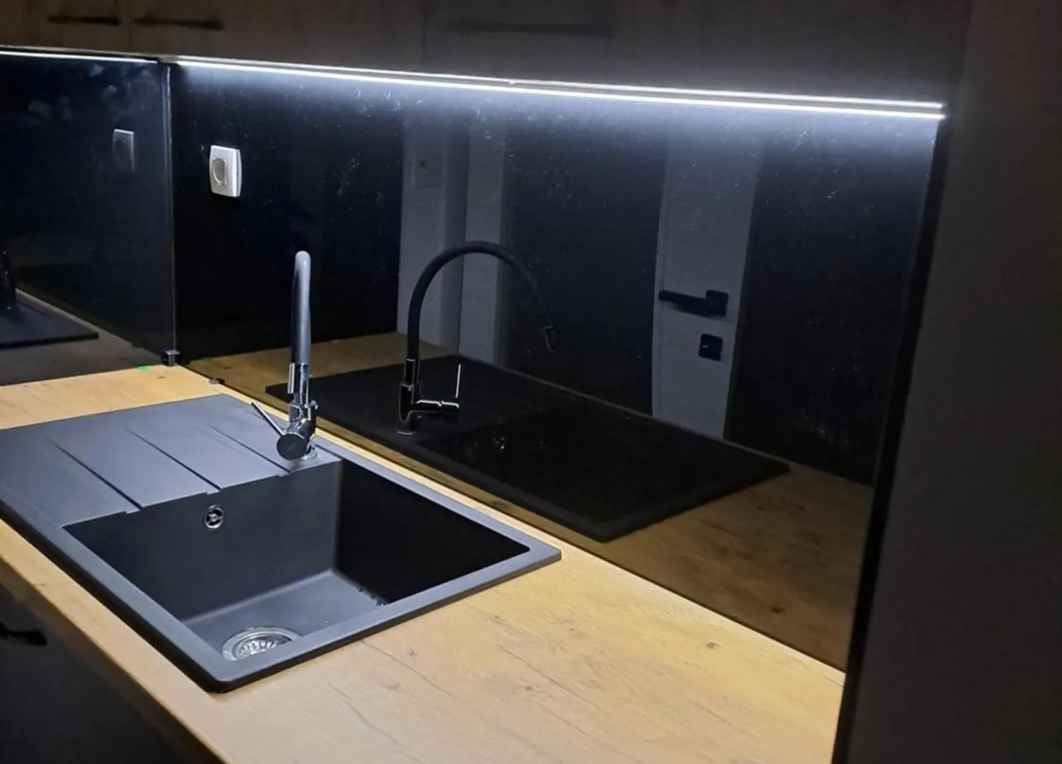 Sunny Moon Apartment Split